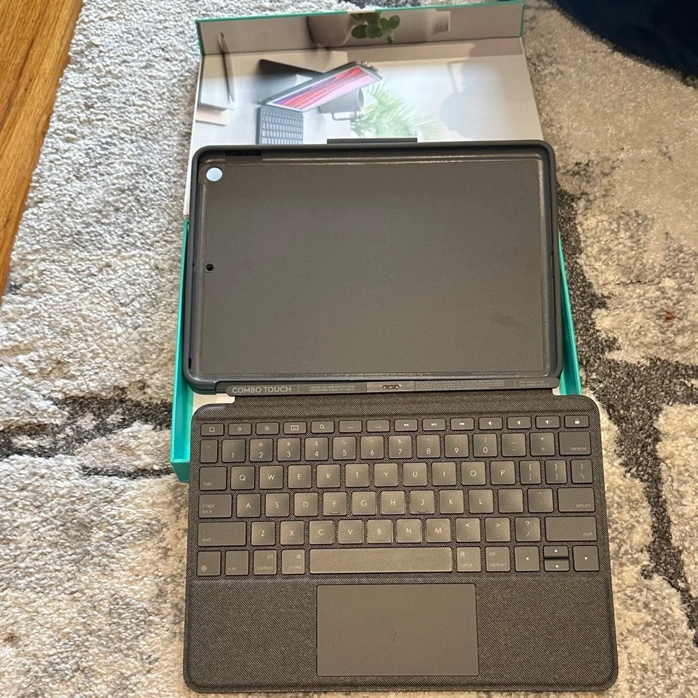 Logitech Combo Touch Keyboard Case - Black
